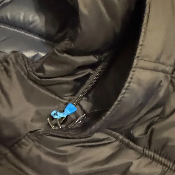 GAP Outerwear Dark Blue Puffer Vest - Picture 7 of 8